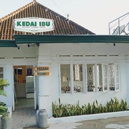 Kedai Ibu, 1. Simply Cook Cafe, 2. Cafe Tiga Tjeret, 3. Eaternity, 4. Xocolatl, 5. Kedai Ibu, 6. Playground, 7. Makarez Cafe, 8. O Solo Mio Galleria & Ristorante, 9. Warung Orange, 10. Wedangan Pendhopo, 11. TeaCo Cafe, 12. D'Cappello, 13. Hookaholic, 14. Wedangan Omah Lawas, 15. Mommilk