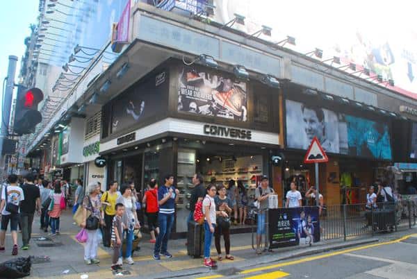 Sneaker Street Tempat Belanja Murah Di Hongkong, Ladies Market, Sneaker Street, Electronics Street, Harbour City, Stanley Market, Temple Street Night Market, Jardine’s Crescent, Citygate Outlets, Jade Market