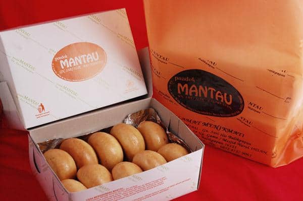 Mantau, 1. Aksesoris Etnik Khas Dayak, 2. Amplang, 3. Makanan Olahan Kepiting, 4. Mantau, 5. Onde-Onde Ubi Ungu, 6. Bingka, 7. Bakpia, 8. Batik Khas Balikpapan, 9. Batu Mulia, 10. Kain Songket Balikpapan