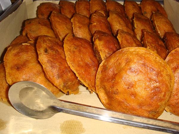 Ote Ote Porong, 1. Spiku, 2. Pentol, 3. Tauwa, 4. Kue Tok, 5. Klanting, 6. Bubur Madura, 7. Kue Dollar, 8. Almond Crispy Cheese, 9. Cakue Peneleh, 10. Ote Ote Porong