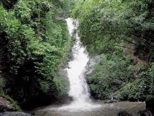 Air Terjun Sekar Langit, 1. Taman Kyai Langgeng, 2. Ketep Pass, 3. Candi Ngawen, 4. Kawasan Wisata Kopeng, 5. Alun-Alun Kota Magelang, 6. Candi Mendut, 7. Air Terjun Sekar Langit, 8. Gereja Ayam, 9. Pemandian Candi Umbul, 10. Punthuk Setumbu, 11. Bukit Grenden, 12. Rumah Kamera, 13. Sendang Maren, 14. Puthuk Mongkrong, 15. Goa Slandak