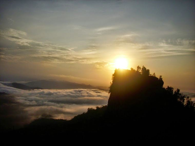Bukit Pranji Kebumen, 1. Jembangan Wisata Alam, 2. Bukit Pranji Kebumen, 3. Benteng Van Der Wijck, 4. Pantai Logending/Pantai Ayah, 5. Goa Petruk, 6. Curug Silancur, 7. Pantai Menganti, 8. Goa Jatijajar, 9. Arung Jeram Padegolan, 10. Pantai Karang Agung
