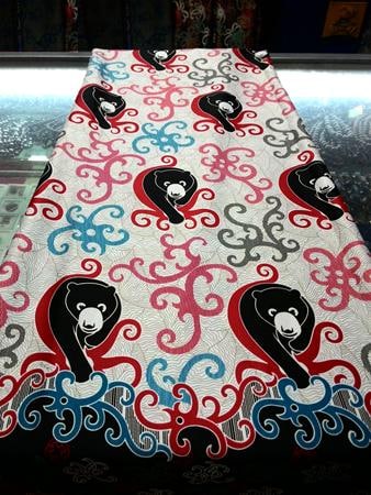 Batik Khas Balikpapan, 1. Aksesoris Etnik Khas Dayak, 2. Amplang, 3. Makanan Olahan Kepiting, 4. Mantau, 5. Onde-Onde Ubi Ungu, 6. Bingka, 7. Bakpia, 8. Batik Khas Balikpapan, 9. Batu Mulia, 10. Kain Songket Balikpapan