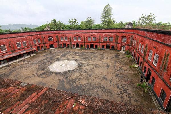 Benteng Van Der Wijck, 1. Jembangan Wisata Alam, 2. Bukit Pranji Kebumen, 3. Benteng Van Der Wijck, 4. Pantai Logending/Pantai Ayah, 5. Goa Petruk, 6. Curug Silancur, 7. Pantai Menganti, 8. Goa Jatijajar, 9. Arung Jeram Padegolan, 10. Pantai Karang Agung