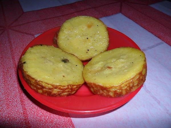Bingka, 1. Aksesoris Etnik Khas Dayak, 2. Amplang, 3. Makanan Olahan Kepiting, 4. Mantau, 5. Onde-Onde Ubi Ungu, 6. Bingka, 7. Bakpia, 8. Batik Khas Balikpapan, 9. Batu Mulia, 10. Kain Songket Balikpapan