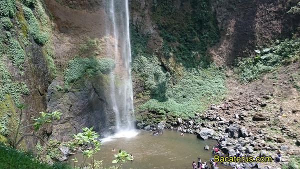 Curug Pelangi Cimahi, 1. Curug Maribaya, 2. Curug Cimahi, 3. Curug Tilu Leuwi Opat, 4. Curug Dago, 5. Curug Batu Templek Bawah, 6. Curug Bugbrug, 7. Curug Malela, 8. Curug Panganten Pangalengan, 9. Curug Cilengkrang, 10. Curug Penganten