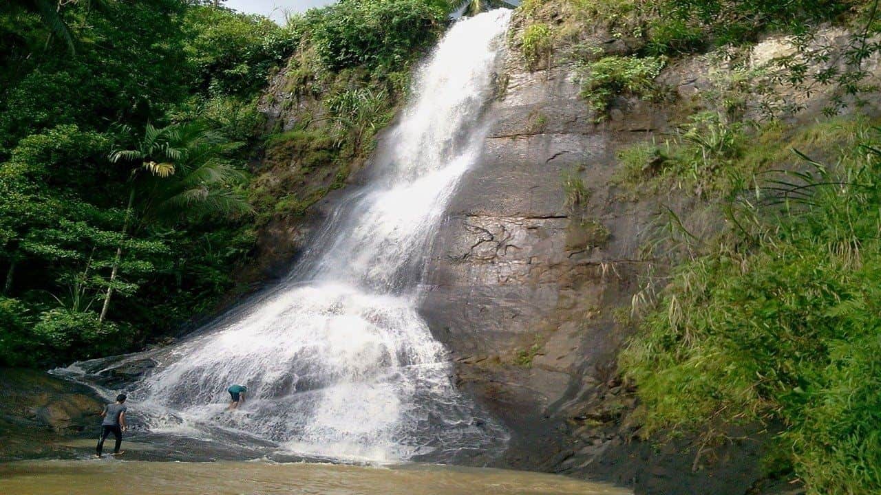 Curug Silancur, 1. Jembangan Wisata Alam, 2. Bukit Pranji Kebumen, 3. Benteng Van Der Wijck, 4. Pantai Logending/Pantai Ayah, 5. Goa Petruk, 6. Curug Silancur, 7. Pantai Menganti, 8. Goa Jatijajar, 9. Arung Jeram Padegolan, 10. Pantai Karang Agung
