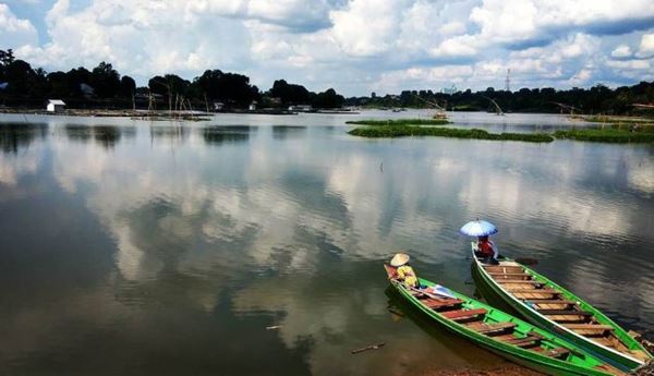 Danau Sipin, 1. Gunung Kerinci, 2. Candi Muaro Jambi, 3. Air Terjun Sigerincing, 4. Taman Mini dan Taman Rimba Jambi, 5. Danau Sipin, 6. Istana Sultan Thaha Syaifuddin, 7. Kebun Teh Kayu Aro, 8. Monas Jambi, 9. Taman Anggrek Sri Soedewi, 10. Kolam Renang Tepian Rajo, 11. Jambi Paradise, 12. Tanggo Rajo, 13. Jembatan Gentala Arasy, 14. Kampoeng Radja, 15. Masjid Agung Al-Falah