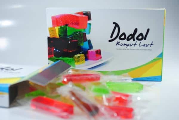 Dodol Rumput Laut Jajanan Khas Lombok, 1. Tumbek, 2. Dodol Rumput Laut, 3. Kue Kerake, 4. Sate Tanjung, 5. Manisan Rumput Laut, 6. Kue Tarek, 7. Kue Keong, 8. Kelepon Kecerit, 9. Tekel atau Kue Bantal, 10. Poteng Jaje Tujak