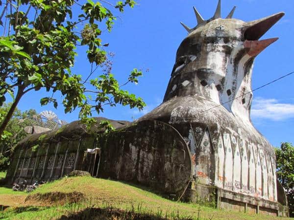 Gereja Ayam, 1. Taman Kyai Langgeng, 2. Ketep Pass, 3. Candi Ngawen, 4. Kawasan Wisata Kopeng, 5. Alun-Alun Kota Magelang, 6. Candi Mendut, 7. Air Terjun Sekar Langit, 8. Gereja Ayam, 9. Pemandian Candi Umbul, 10. Punthuk Setumbu, 11. Bukit Grenden, 12. Rumah Kamera, 13. Sendang Maren, 14. Puthuk Mongkrong, 15. Goa Slandak