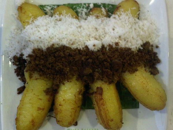Godoh Gedang, 1. Bubur Injin, 2. Rujak Kuah Pindang, 3. Jaje Laklak, 4. Bagiak, 5. Godoh Gedang, 6. Pie Susu, 7. Jaje Sumping, 8. Rujak Bulung, 9. Jaje Pisang Rai, 10. Jaje Batun Bedil