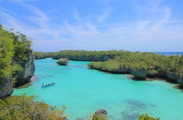 Pulau Bair, 1. Pulau Ora dan Pantai Ora, 2. Pulau Osi dan Pulau Marsegu, 3. Pulau Nusa Pombo, 4. Pulau Tumaho, 5. Pulau Banda/Bandanaira, 6. Pulau Bair, 7. Pulau Saparua, 8. Pulau Waha, 9. Pulau Molana, 10. Pulau Morotai