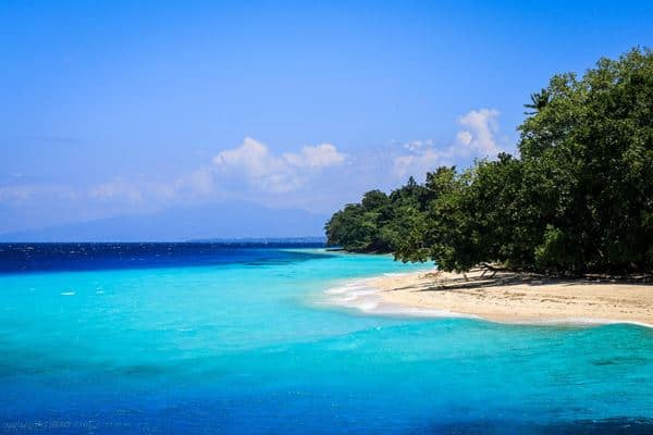 Pulau Saparua, 1. Pulau Ora dan Pantai Ora, 2. Pulau Osi dan Pulau Marsegu, 3. Pulau Nusa Pombo, 4. Pulau Tumaho, 5. Pulau Banda/Bandanaira, 6. Pulau Bair, 7. Pulau Saparua, 8. Pulau Waha, 9. Pulau Molana, 10. Pulau Morotai
