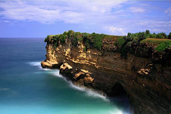 Pantai Karang Bolong, 1. Goa Tabuhan, 2. Pantai Srau, 3. Goa Gong, 4. Pantai Buyutan, 5. Goa Luweng Jaran, 6. Pantai Klayar, 7. Pantai Karang Bolong, 8. Pemandian Air Hangat Tirta Husada, 9. Sungai Maron, 10. Pantai Watu Karung