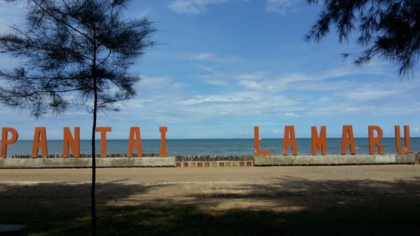 Pantai Lamaru Tempat Wisata Di Balikpapan, 1. Hutan Bakau Margomulyo, 2. Pantai Lamaru, 3. Penangkaran Buaya Teritip, 4. Pantai Kemala, 5. Taman Bekapai, 6. Monumen Perjuangan Rakyat (MONPERA) Balikpapan, 7. Pantai Banua Patra, 8. Kampung Atas Air Margasari, 9. Gunung Dubs, 10. Hutan Wanawisata, 11. Caribbean Island Waterpark, 12. Pantai Manggar Segarasari, 13. Bukit Bangkirai, 14. Pantai Melawai, 15. Danau Cermin Lamaru