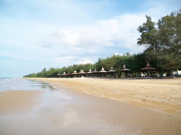 Pantai Lombang, 1. Pantai Sambilangan, 2. Gunung Jaddih, 3. Gili Labak, 4. Air Terjun Toroan, 5. Kota Tua Kalianget, 6. Air Terjun Kokop, 7. Pantai Lombang, 8. Kepulauan Kangean, 9. Pantai Slopeng, 10. Pantai Nepa, 11. Pantai Rongkang, 12. Api Abadi, 13. Pantai Jumiang, 14. Bukit Kapur Arosbaya, 15. Wisata Bukit Geger
