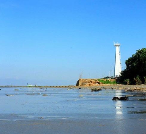 Pantai Sambilangan, 1. Pantai Sambilangan, 2. Gunung Jaddih, 3. Gili Labak, 4. Air Terjun Toroan, 5. Kota Tua Kalianget, 6. Air Terjun Kokop, 7. Pantai Lombang, 8. Kepulauan Kangean, 9. Pantai Slopeng, 10. Pantai Nepa, 11. Pantai Rongkang, 12. Api Abadi, 13. Pantai Jumiang, 14. Bukit Kapur Arosbaya, 15. Wisata Bukit Geger