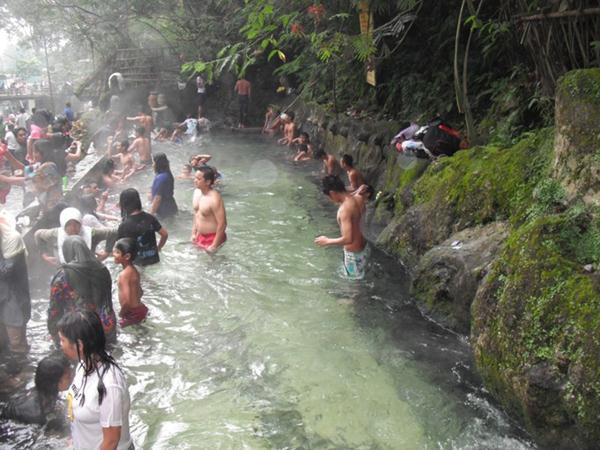 Pemandian Air Panas Guci, 1. Guciku Hot Waterboom, 2. Rita Park, 3. Pantai Purwahamba, 4. Pantai Alam Indah, 5. Curug Cantel Bumijawa, 6. Waduk Cacaban, 7. Pemandian Air Panas Guci, 8. Kebun Teh Tegal, 9. Gerbang Mas Bahari Waterpark, 10. Curug Kembar Tegal