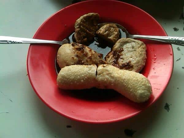 Pempek Sekeloa, 1. Pempek Rama, 2. Pempek Anugrah, 3. Pempek Faisal, 4. Pempek Ny. Kamto, 5. Pempek 10 Ulu Pak Anang, 6. MM Pempek Palembang, 7. Pempek Bang Rico, 8. Pempek Pak Raden, 9. Pempek Iam, 10. Pempek Sungai Musi