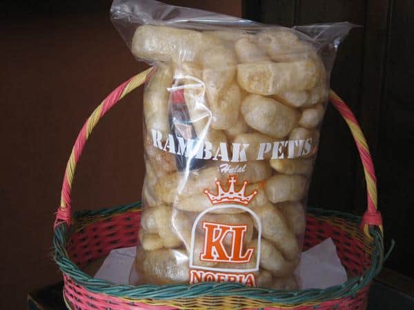 Rambak Petis, 1. Serabi Solo, 2. Ampyang, 3. Sate Kere, 4. Mata Maling, 5. Intip Goreng, 6. Roti Kecik Ganep, 7. Cabuk Rambak, 8. Carang Gesing, 9. Rambak Petis, 10. Sate Buntel