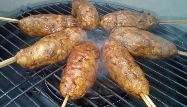 Sate Buntel, 1. Serabi Solo, 2. Ampyang, 3. Sate Kere, 4. Mata Maling, 5. Intip Goreng, 6. Roti Kecik Ganep, 7. Cabuk Rambak, 8. Carang Gesing, 9. Rambak Petis, 10. Sate Buntel