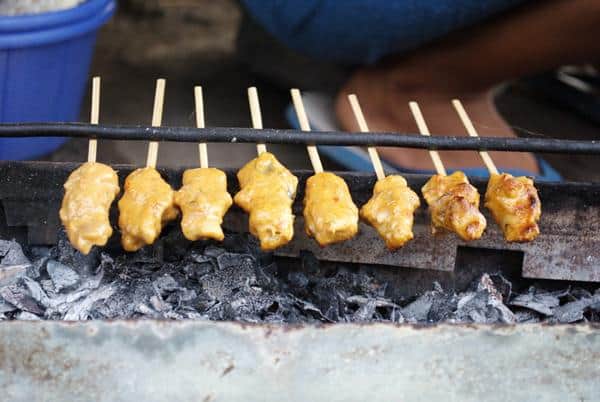 Sate Tanjung, 1. Tumbek, 2. Dodol Rumput Laut, 3. Kue Kerake, 4. Sate Tanjung, 5. Manisan Rumput Laut, 6. Kue Tarek, 7. Kue Keong, 8. Kelepon Kecerit, 9. Tekel atau Kue Bantal, 10. Poteng Jaje Tujak