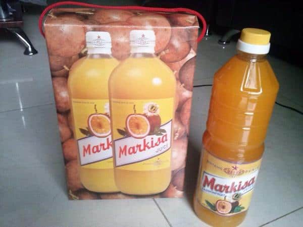 Sirup Markisa, 1. Kain Tenun atau Sarung Bugis, 2. Minyak Tawon, 3. Kue Kurma, 4. Otak-Otak Ikan, 5. Kerupuk Jintan, 6. Baruasa, 7. Sirup DHT, 8. Kopi Toraja, 9. Kacang Sembunyi, 10. Abon Raos, 11. Bannang-Bannang, 12. Sirup Markisa, 13. Kain Sutra Sengkang, 14. Dangke, 15. Kacang Disco Makassar