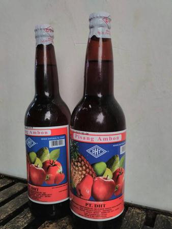 Sirup DHT, 1. Kain Tenun atau Sarung Bugis, 2. Minyak Tawon, 3. Kue Kurma, 4. Otak-Otak Ikan, 5. Kerupuk Jintan, 6. Baruasa, 7. Sirup DHT, 8. Kopi Toraja, 9. Kacang Sembunyi, 10. Abon Raos, 11. Bannang-Bannang, 12. Sirup Markisa, 13. Kain Sutra Sengkang, 14. Dangke, 15. Kacang Disco Makassar