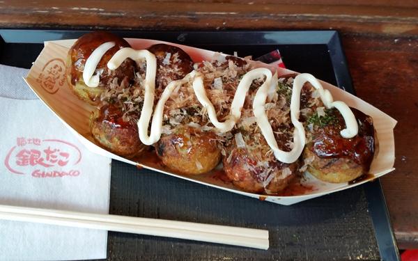 Takoyaki, 1. Dorayaki, 3. Takoyaki, 4. Dango, 5. Okonomiyaki, 6. Onigiri, 7. Ramen, 8. Yakitori, 9. Taiyaki, 10. Mochi