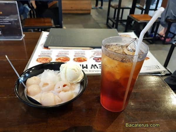 Warunk Upnormal, 1. Cocorico Café and Resto, 2. Wiki Koffie, 3. Lawangwangi Creative Space, 4. Sierra Cafe & Lounge, 5. Congo Cafe, 6. Sudirman Street Day & Night Market, 7. Cafe Madtari, 8. Caringin Tilu, 9. Punclut, 10. Warunk Upnormal