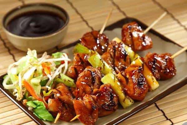 Yakitori, 1. Dorayaki, 3. Takoyaki, 4. Dango, 5. Okonomiyaki, 6. Onigiri, 7. Ramen, 8. Yakitori, 9. Taiyaki, 10. Mochi