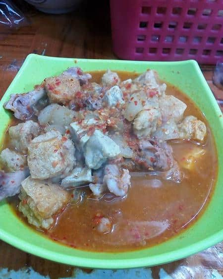 Seblak Syahrini, 1. Seblak JEBRED, 2. Seblak Sultan, 3. Seblak Syahrini, 4. Seblak Basah Deu' Tjenghar, 5. Seblak Bunda, 6. Seblak Mang Aru, 7. Warung Seblak &amp; Cilok Goang Ala Mandez, 8. Seblak Oces, 9. Rumah Seblak GBI, 10. Seblak Janda