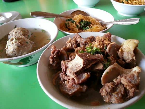 bakso semar, 1. Warunk Upnormal, 2. Bober Cafe, 3. Wiki Koffie, 4. Cafe Madtari, 5. Kopi Anjis, 6. Cafe Halaman, 7. Bubur Ayam Bejo, 8. Bakso Semar, 9. Warung Sate HM Harris