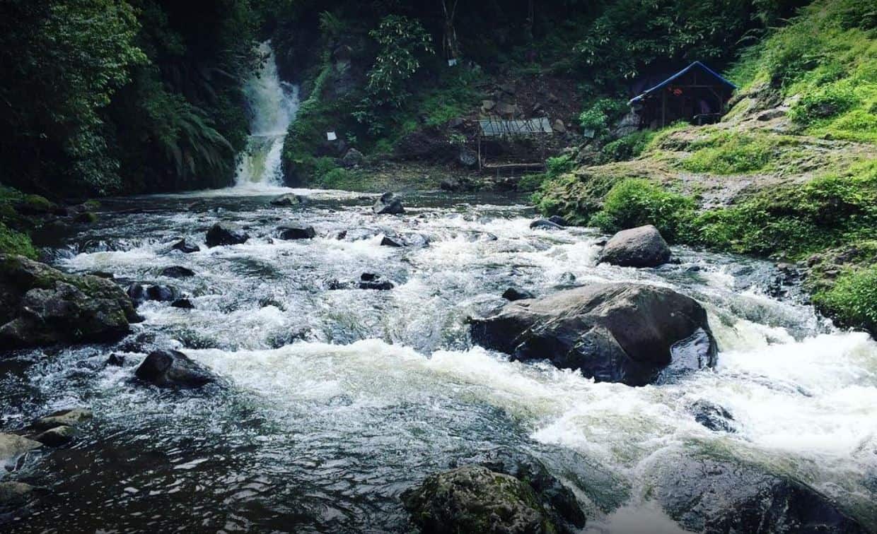 curug tilu leuwi opat, 1. Curug Maribaya, 2. Curug Cimahi, 3. Curug Tilu Leuwi Opat, 4. Curug Dago, 5. Curug Batu Templek Bawah, 6. Curug Bugbrug, 7. Curug Malela, 8. Curug Panganten Pangalengan, 9. Curug Cilengkrang, 10. Curug Penganten