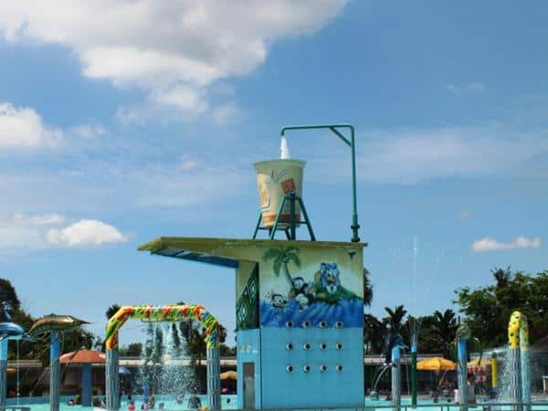 Mora Indah, 1. Museum Sumatera Utara, 2. Taman Bermain Hillpark Sibolangit, 3. Taman Buaya Asam Kumbang, 4. Mora Indah, 5. Kebun Binatang Medan, 6. Kampung Keling, 7. Istana Maimun, 8. Tangkahan, 9. Masjid Raya Medan, 10. Graha Santa Maria Velangkanni