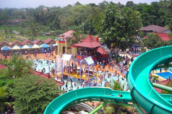 Owabong, 1. Desa Wisata Karangbanjar, 2. Owabong, 3. Puncak Sendaren, 4. Goa Lawa, 5. Curug Silintang dan Silawang, 6. Sungai Watu Wujur, 7. Igir Wringin, 8. Situ Tirta Marta, 9. Agrowisata Lembah Asri Purbalingga, 10. Curug Nini