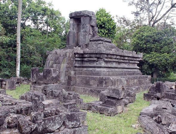 Candi Lawang, 1. Gunung Merbabu, 2. Air Terjun Kedung Kayang, 3. Taman Air Tlatar, 4. Kampung Air Kragilan, 5. Waduk Bade, 6. New Selo, 7. Candi Lawang, 8. Pemandian Umbul Pengging, 9. Candi Sari, 10. Waduk Cengklik