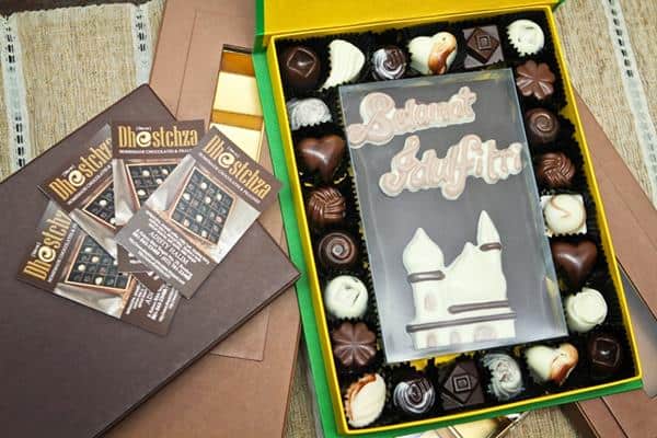 dhestchza, 1. Toko Coklat, 2. Istana Cokelat, 3. Cokelat Klasik Bandung, 4. Toko Cokelat MGC, 5. L'Agie Cokelat, 6. Chocodot, 7. Dhestchza, 8. Delfino Cake &amp; Chocolate, 9. Cizz Cheesecake &amp; Friends, 10. Fentry Chocolate, Candy &amp; Jelly
