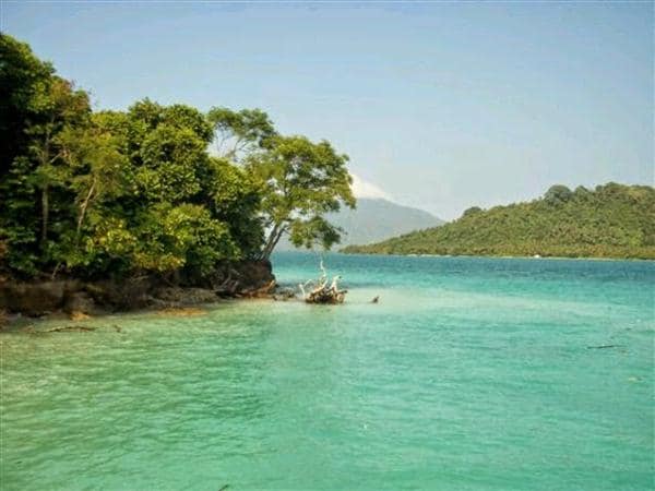 Pulau Sebuku, 1. Taman Nasional Way Kambas, 2. Pantai Pasir Putih, 3. Teluk Kiluan, 4. Pantai Gigi Hiu, 5. Pulau Pahawang, 6. Cagar Alam Krakatau, 7. Pulau Sebuku, 8. Pantai Tanjung Setia, 9. Menara Siger, 10. Water Park Citra Garden, 11. Pantai Dewi Mandapa, 12. Curup Gangsa, 13. Bukit BLT, 14. Danau Ranau, 15. Pulau Mengkudu