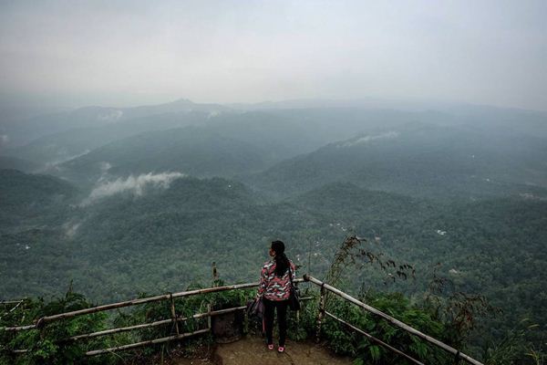 Puncak Widosari, 1. Wisata Kalibiru, 2. Gunung Ijo, 3. Pantai Glagah, 4. Puncak Suroloyo, 5. Puncak Widosari, 6. Kebun Teh Nglinggo, 7. Kedung Pedut, 8. Waduk Sermo, 9. Waduk Mini Kleco, 10. Pantai Congot