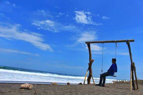 Pantai Congot, 1. Wisata Kalibiru, 2. Gunung Ijo, 3. Pantai Glagah, 4. Puncak Suroloyo, 5. Puncak Widosari, 6. Kebun Teh Nglinggo, 7. Kedung Pedut, 8. Waduk Sermo, 9. Waduk Mini Kleco, 10. Pantai Congot