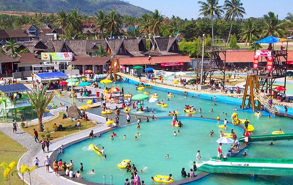 Sabda Alam Resort &amp; Hotel, 1. Gunung Papandayan, 2. Situ Bagendit, 3. Pantai Rancabuaya, 4. Kebun Binatang Cikembulan, 5. Pemandian Air Panas Darajat Pass, 6. Pantai Puncak Guha, 7. Curug Orok, 8. Pantai Santolo, 9. Kawah Putih Talaga Bodas, 10. Sabda Alam Resort &amp; Hotel