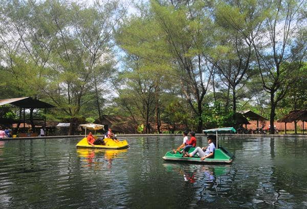 Taman Air Tlatar, 1. Gunung Merbabu, 2. Air Terjun Kedung Kayang, 3. Taman Air Tlatar, 4. Kampung Air Kragilan, 5. Waduk Bade, 6. New Selo, 7. Candi Lawang, 8. Pemandian Umbul Pengging, 9. Candi Sari, 10. Waduk Cengklik