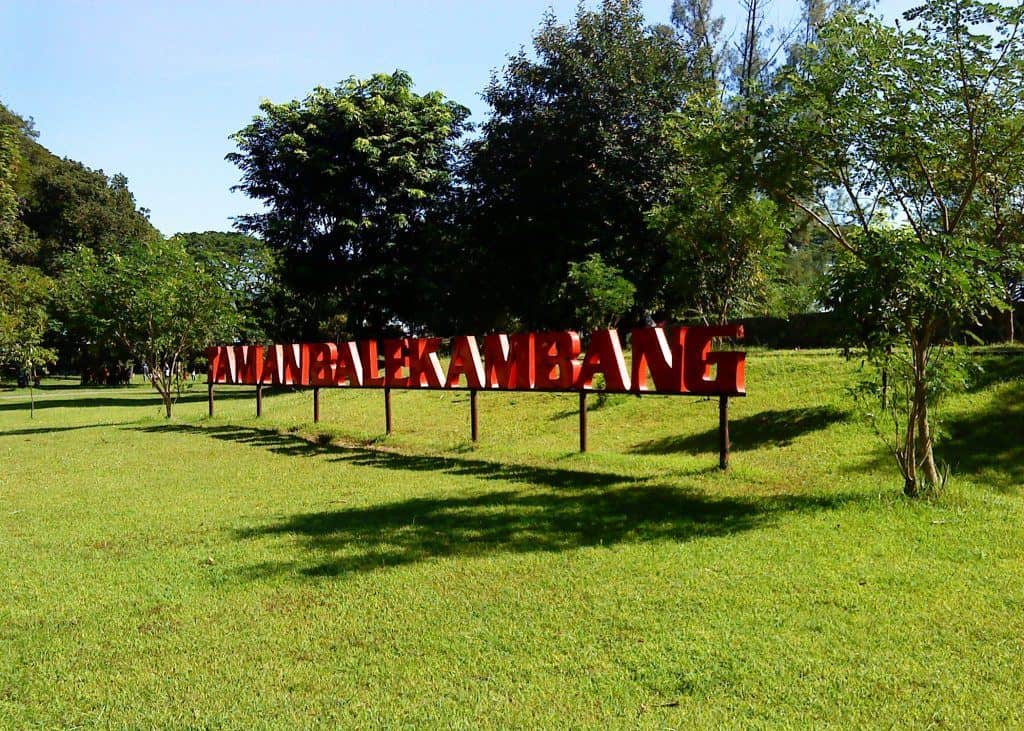 Taman Balekambang, 1. Museum Purba Sangiran, 2. Keraton Surakarta Hadiningrat, 3. Pandawa Water World Solo Baru, 4. Taman Sriwedari, 5. Tugu Lilin, 6. Taman Balekambang, 7. Pura Mangkunagaran, 8. Grojogan Sewu Tawangmangu, 9. Taman Satwa Taru Jurug, 10. Air Terjun Jumog