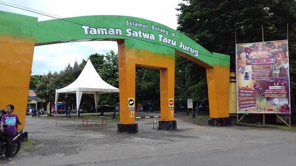 Taman Satwa Taru Jurug, 1. Museum Purba Sangiran, 2. Keraton Surakarta Hadiningrat, 3. Pandawa Water World Solo Baru, 4. Taman Sriwedari, 5. Tugu Lilin, 6. Taman Balekambang, 7. Pura Mangkunagaran, 8. Grojogan Sewu Tawangmangu, 9. Taman Satwa Taru Jurug, 10. Air Terjun Jumog