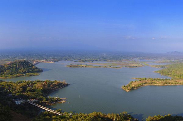 Waduk Gajah Mungkur Tempat Wisata Di Wonogiri, 1. Pantai Nampu, 2. Waduk Gajah Mungkur, 3. Bukit Cumbri, 4. Air Terjun Binangun Watu Jadah, 5. Museum Wayang Indonesia, 6. Telaga Claket, 7. Pantai Banyutowo, 8. Air Terjun Setren Girimanik, 9. Goa Putri Kencono, 10. Pantai Sembukan, 11. Alas Kethu, 12. Wisata Spiritual Khayangan, 13. Goa Ngantap, 14. Air Terjun Seloresi, 15. Pantai Pringjono