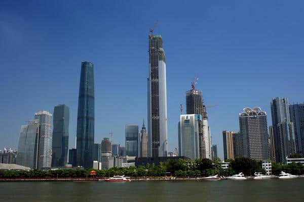Zhujiang New Town, Opera House Guangzhou, Menara Canton, Shamian Island, Chimelong Paradise, Baiyun Mountain, Temple of the Six Banyan Trees, Sun Yat-sen Memorial Hall, Sacred Hall Cathedral, Taman Safari Chimelong, Zhujiang New Town