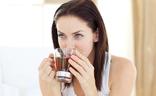 Konsumsi minuman hangat, 1. Lebih sering beristirahat, 2. Pindah duduk ke bangku depan, 3. Stabilkan posisi kepala, 4. Buat sirkulasi udara yang lebih baik, 5. Hentikan aktivitas membaca atau main gadget, 6. Gunakan minyak angin aromatherapy, 7. Matikan musik atau radio di dalam mobil, 8. Coba untuk tidur, 9. Konsumsi minuman hangat, 10. Makan dulu sebelum melanjutkan perjalanan