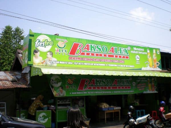 Bakso Alex, 1. Bakso Titoti, 2. Bakso Alex, 3. Bakso Kadipolo, 4. Bakso Remaja, 5. Bakso Pak Ruk, 6. Bakso Mblenger, 7. Bakso Urat Pak Samiyo, 8. Bakso Kalilarangan, 9. Bakso Patung Kuda, 10. Bakso Rusuk Palur