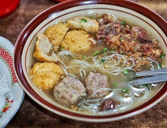 Bakso Kalilarangan, 1. Bakso Titoti, 2. Bakso Alex, 3. Bakso Kadipolo, 4. Bakso Remaja, 5. Bakso Pak Ruk, 6. Bakso Mblenger, 7. Bakso Urat Pak Samiyo, 8. Bakso Kalilarangan, 9. Bakso Patung Kuda, 10. Bakso Rusuk Palur